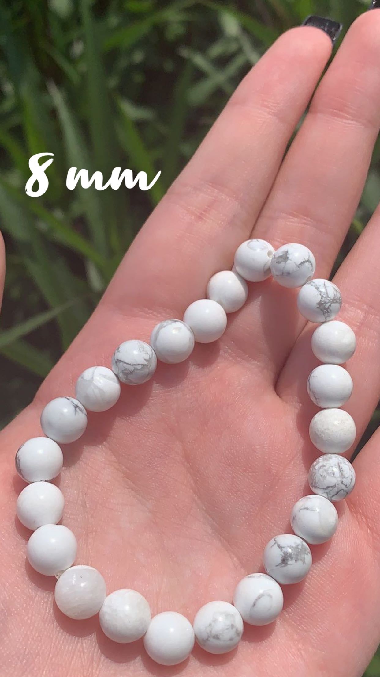 Howlite 8mm and Chips Bracelet