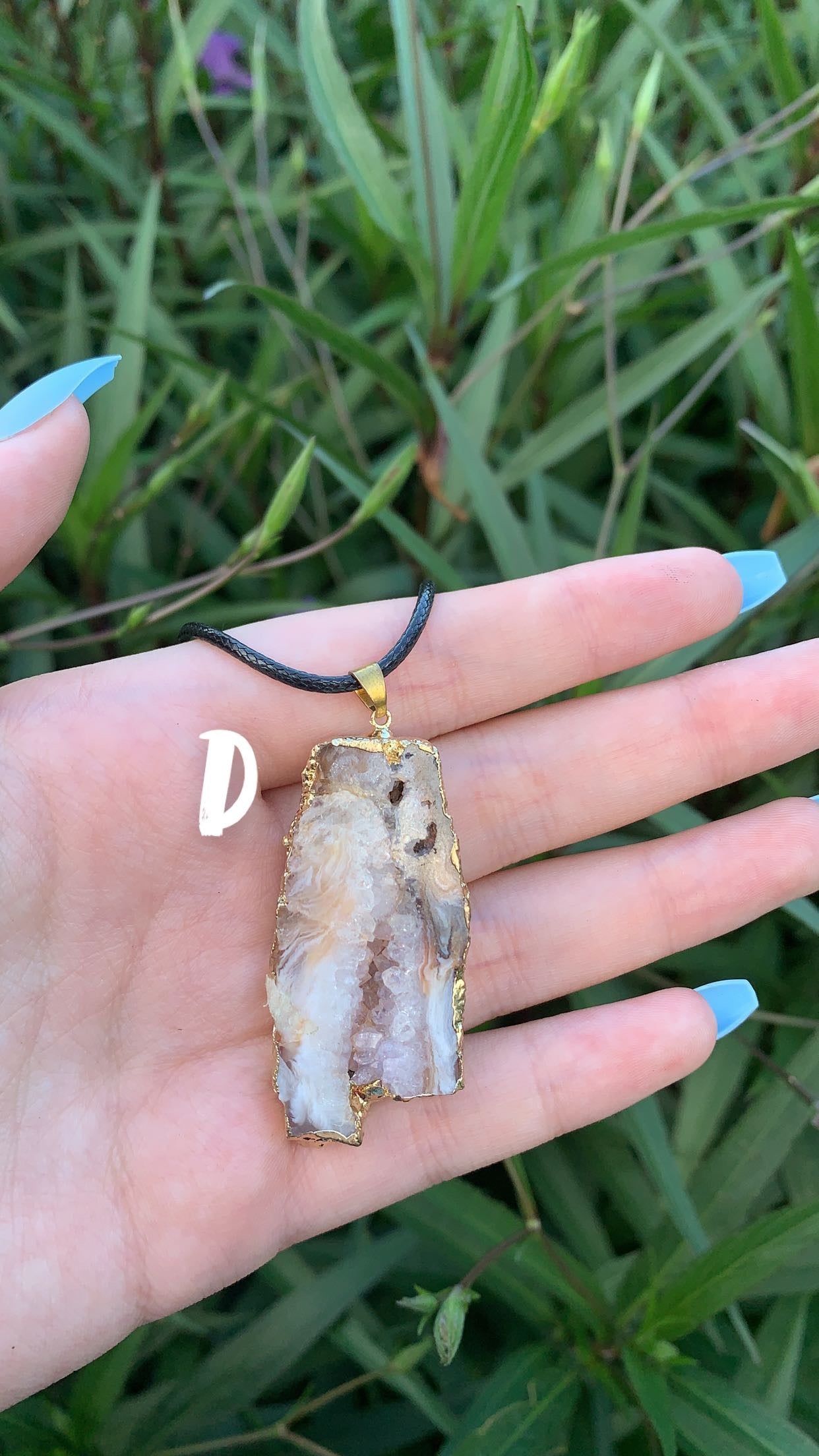 Agate Pendant With Gold